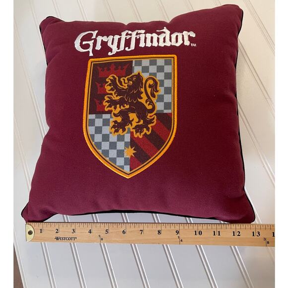 Harry Potter Throw Pillow Gryffindor Universal Studios 13" Excellent Condition - Picture 5 of 6